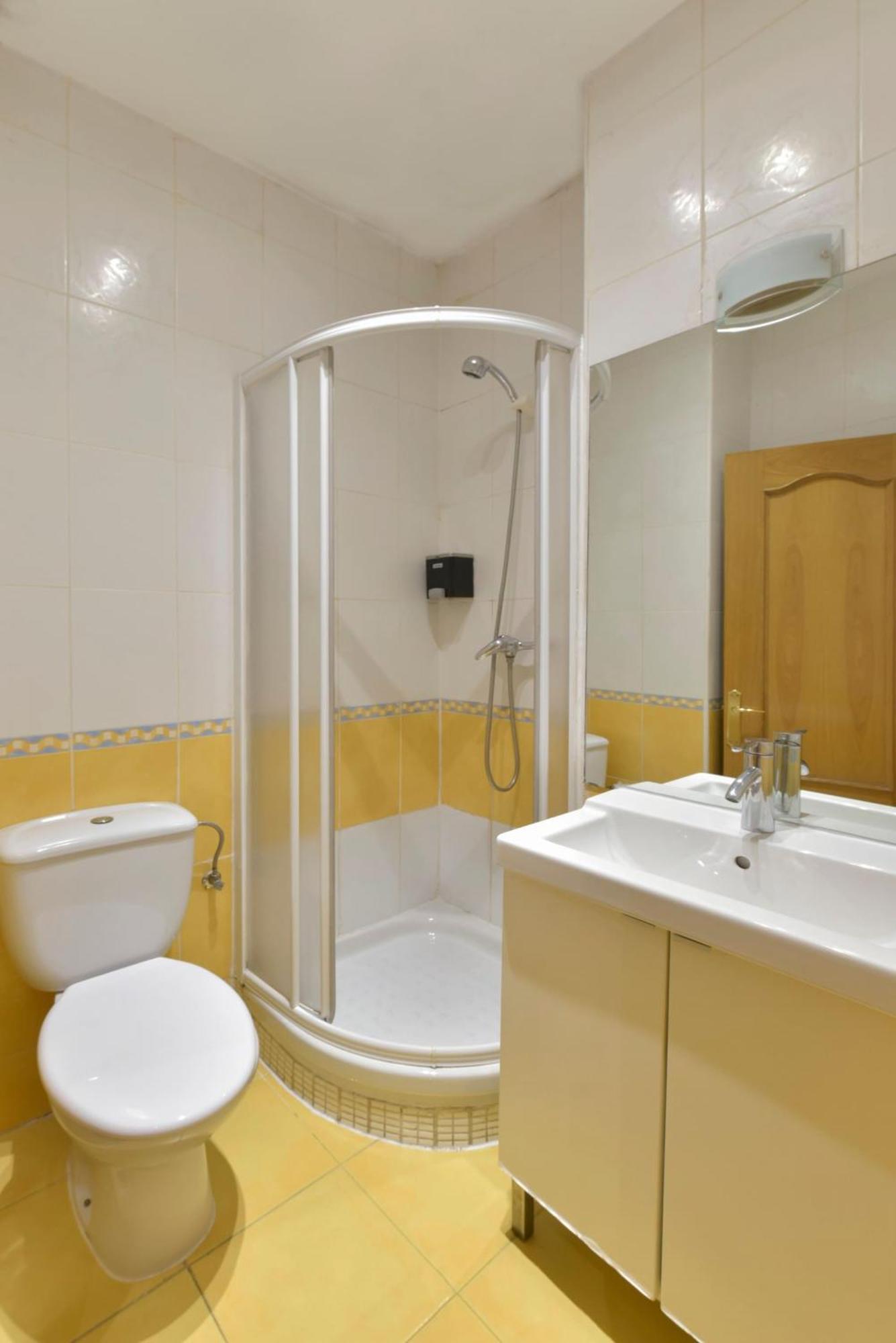 Apartamentos Day Madrid Luna Centro Gran Via Sol Malasana Dış mekan fotoğraf