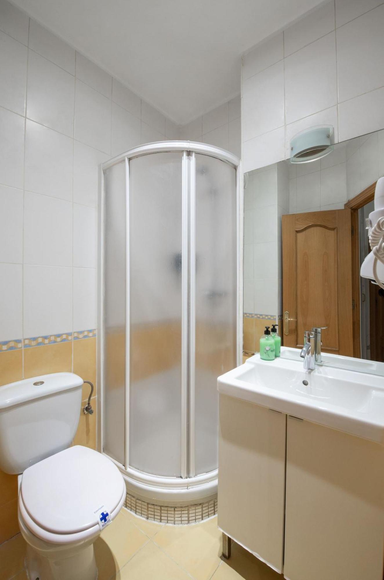 Apartamentos Day Madrid Luna Centro Gran Via Sol Malasana Dış mekan fotoğraf