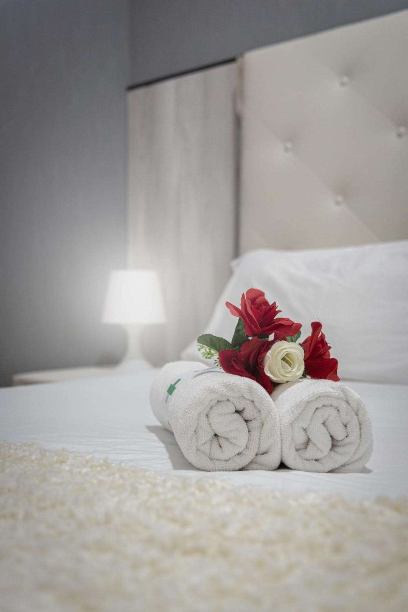 Apartamentos Day Madrid Luna Centro Gran Via Sol Malasana Dış mekan fotoğraf