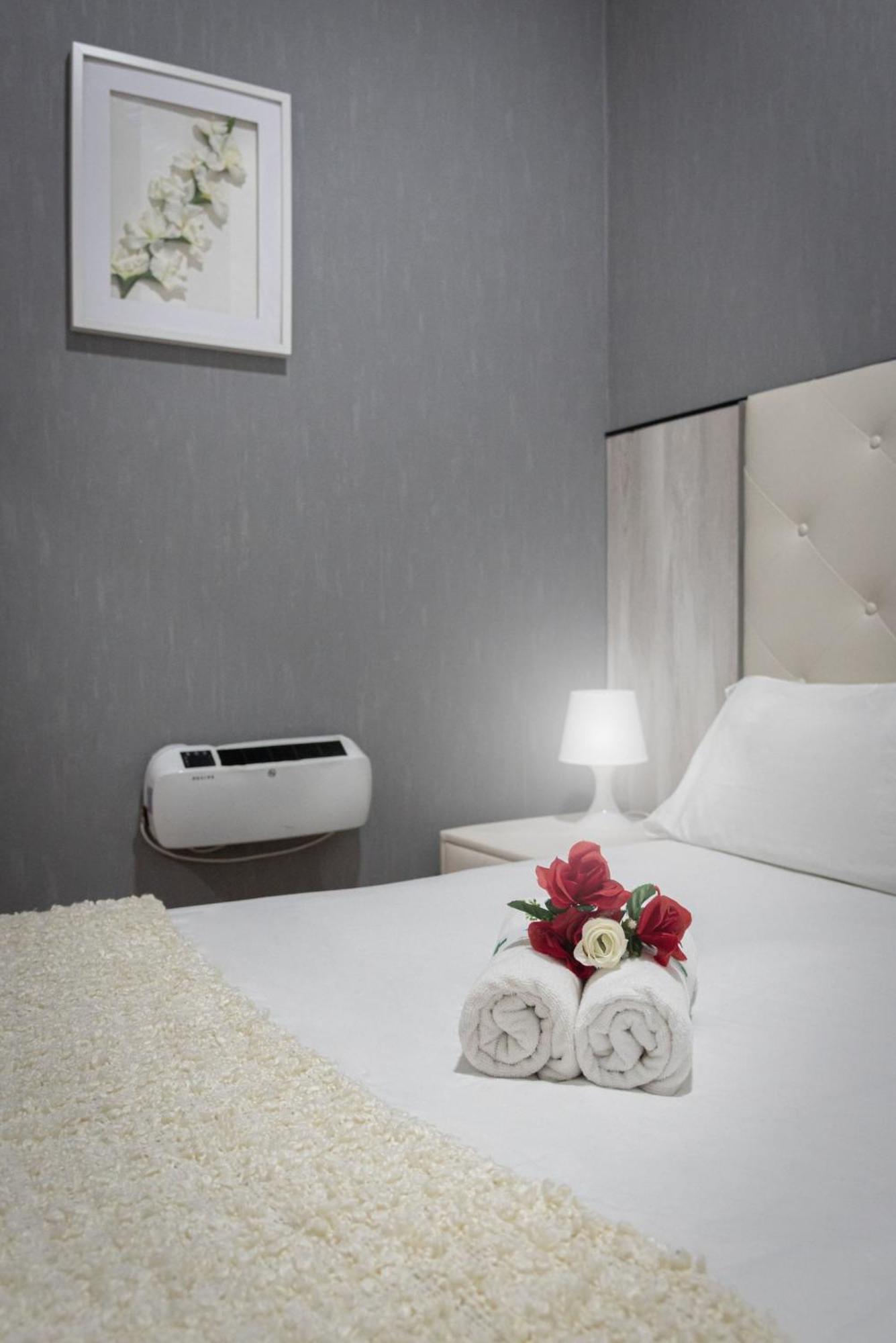 Apartamentos Day Madrid Luna Centro Gran Via Sol Malasana Dış mekan fotoğraf