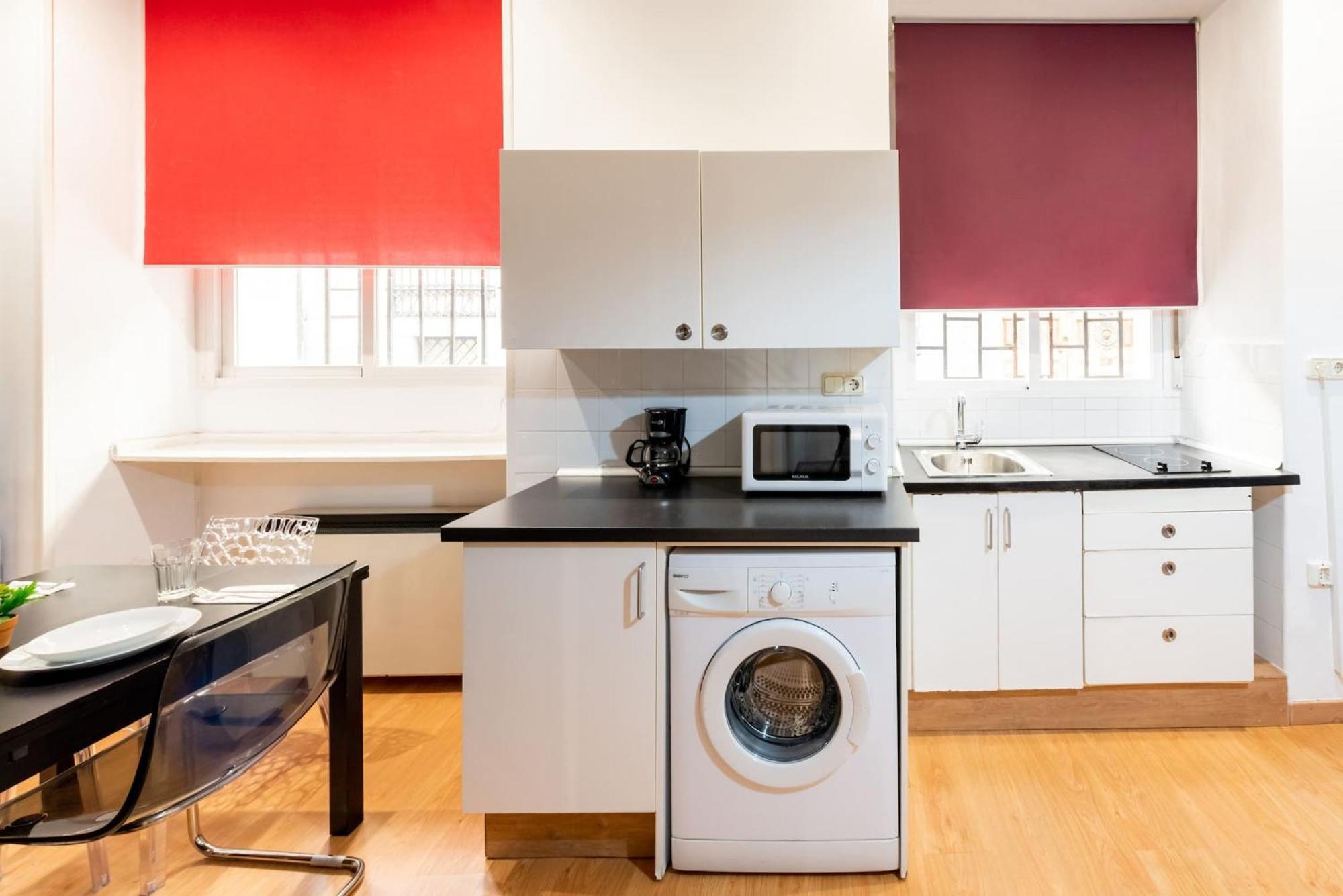 Apartamentos Day Madrid Luna Centro Gran Via Sol Malasana Dış mekan fotoğraf