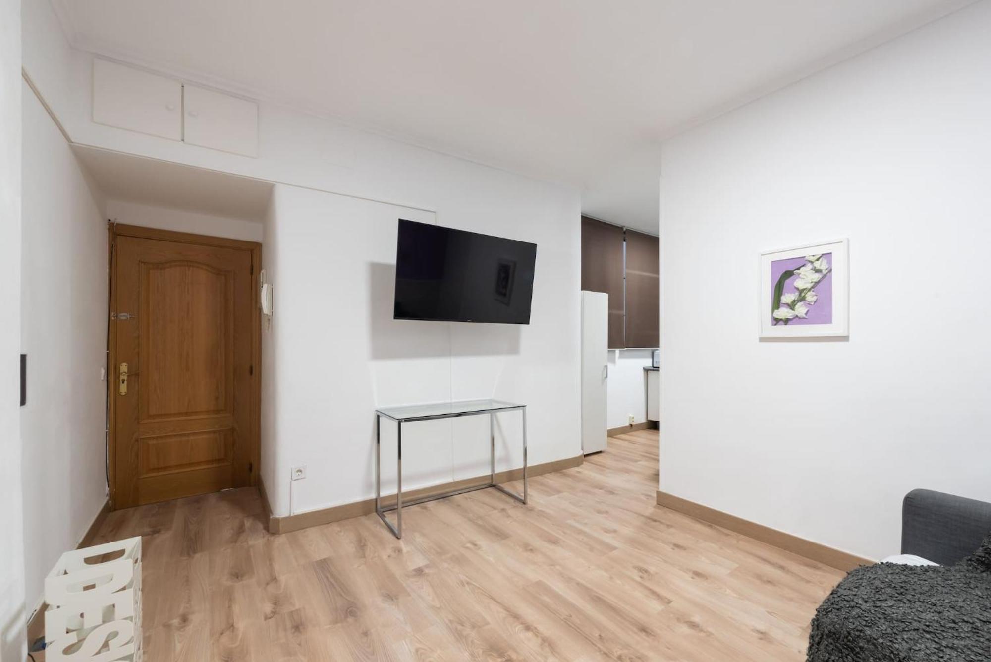 Apartamentos Day Madrid Luna Centro Gran Via Sol Malasana Dış mekan fotoğraf