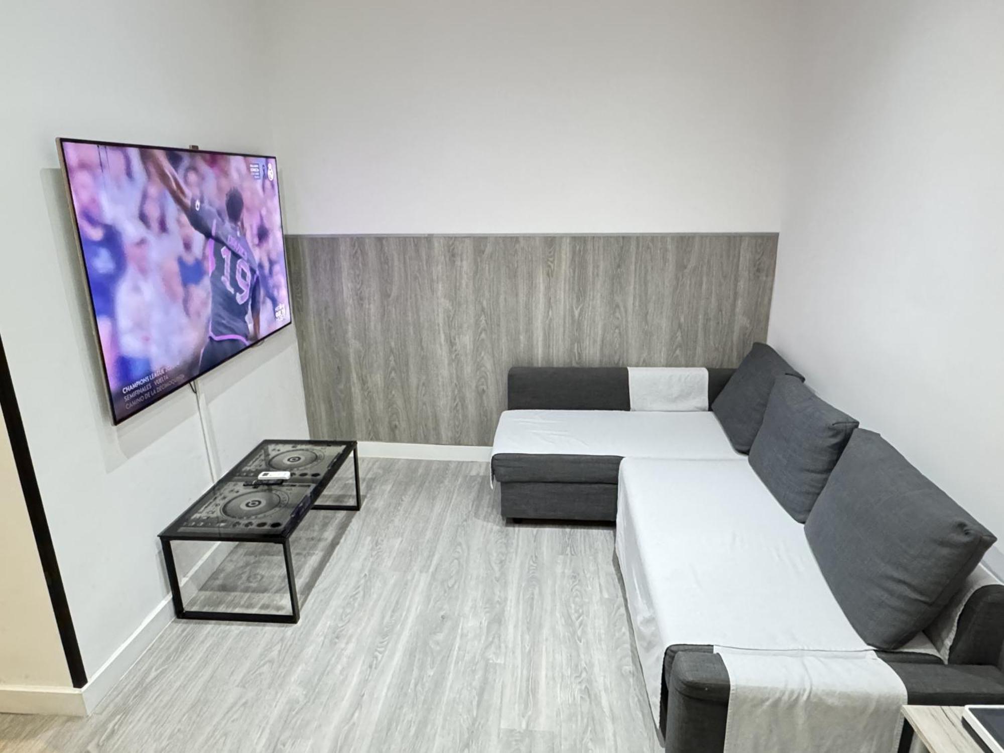 Apartamentos Day Madrid Luna Centro Gran Via Sol Malasana Dış mekan fotoğraf